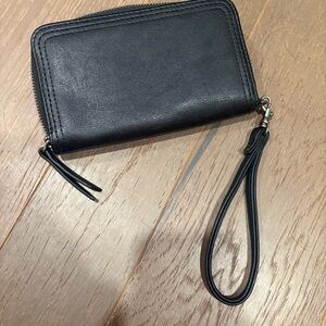 Universal Thread Black Wristlet Wallet